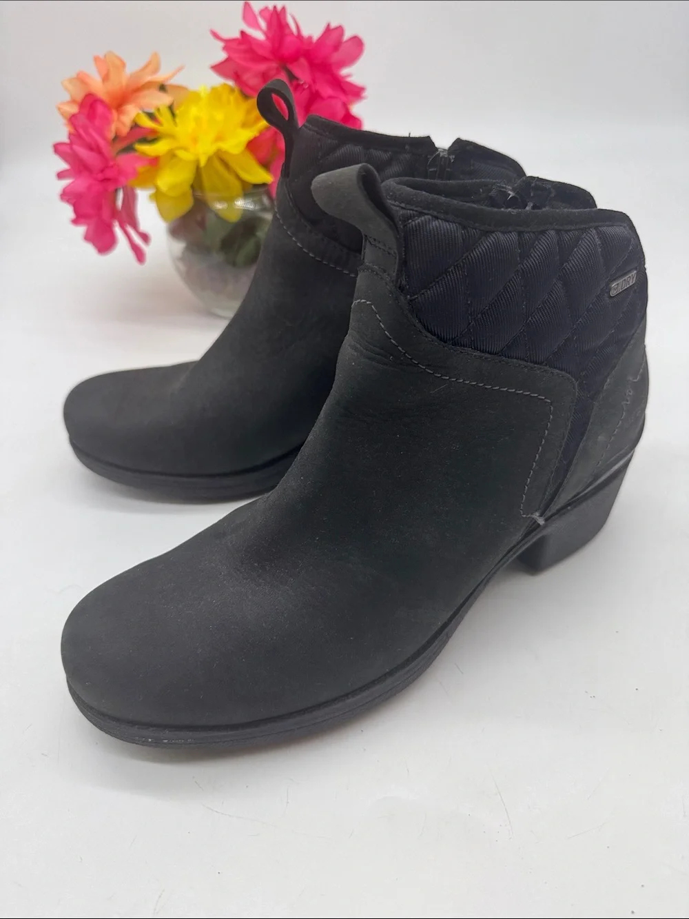 Merrell Black Leather Quilted-Collar Ankle Booties Size 9